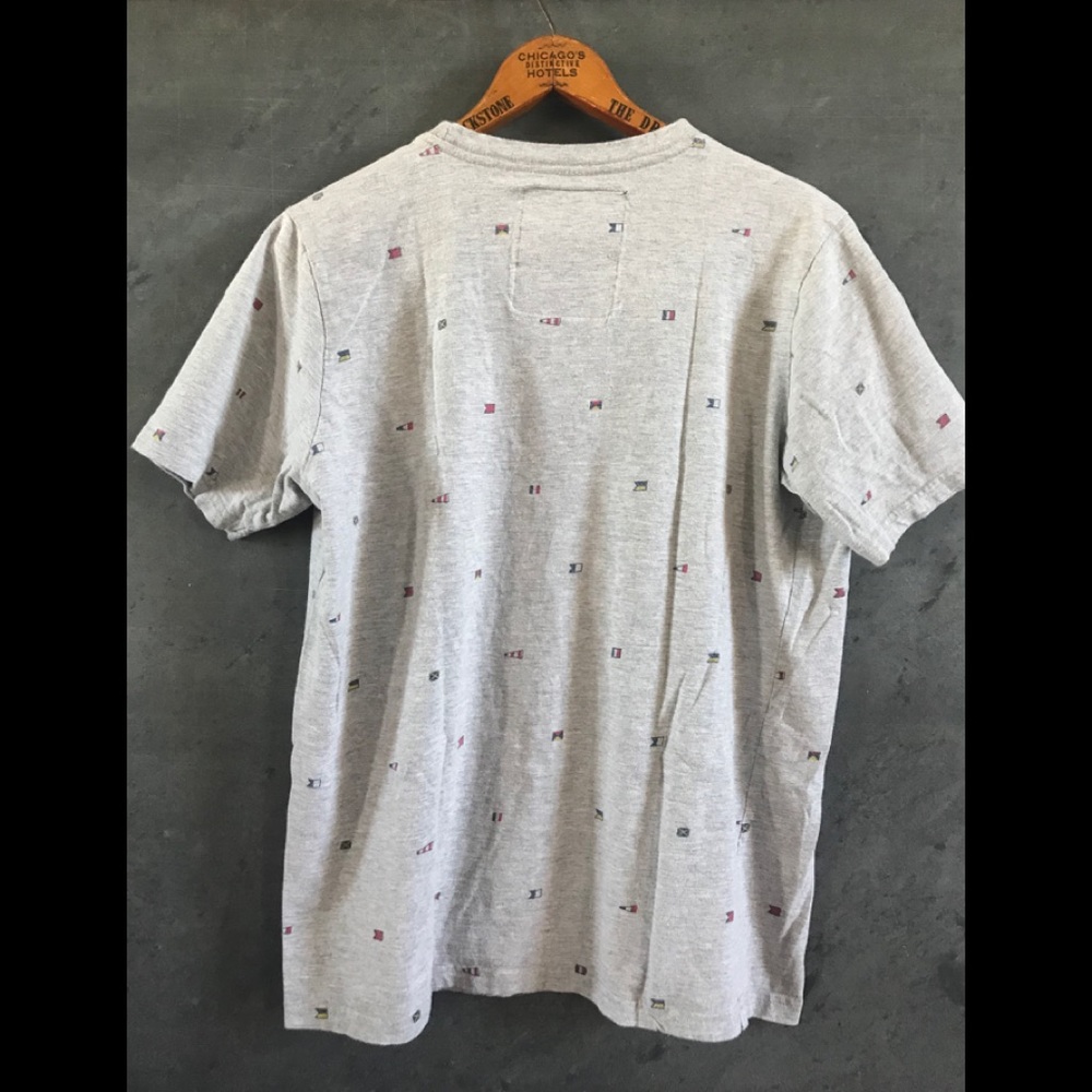 Broken Threads Tee - Picture 5 of 5